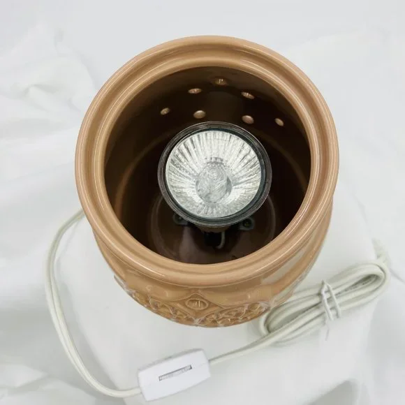 Electric scented wax melter with plumeria wax included - Picture 4 of 9